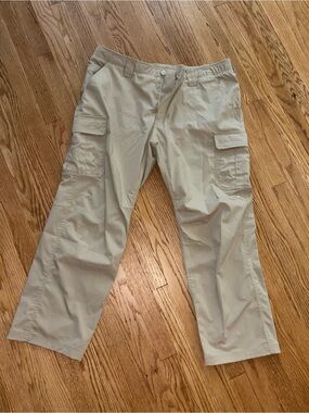 Under Armour Men's Light Khaki Cargo Pants
